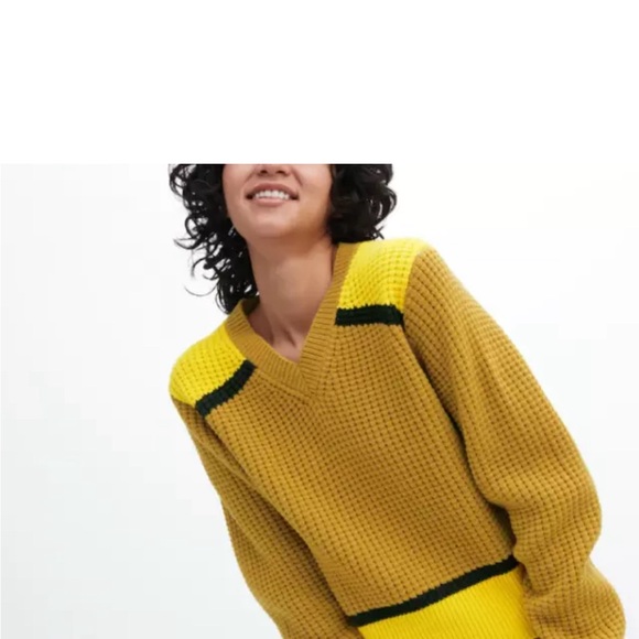 Uniqlo x Marni rare Knitted V-Neck Sweater - Picture 2 of 5